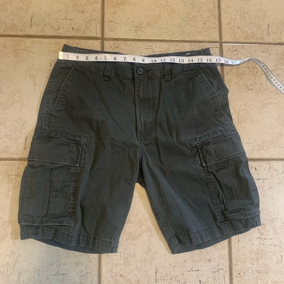 💜 Men’s Old Navy Built-In Flex Lived-In Straight Cargo Shorts- Size 33 Dark Gray - Picture 4 of 6